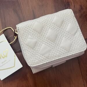 IMOSHION Vegan Quilted Wallet Cream w/ Gold Hardware NWT Style 10-10131